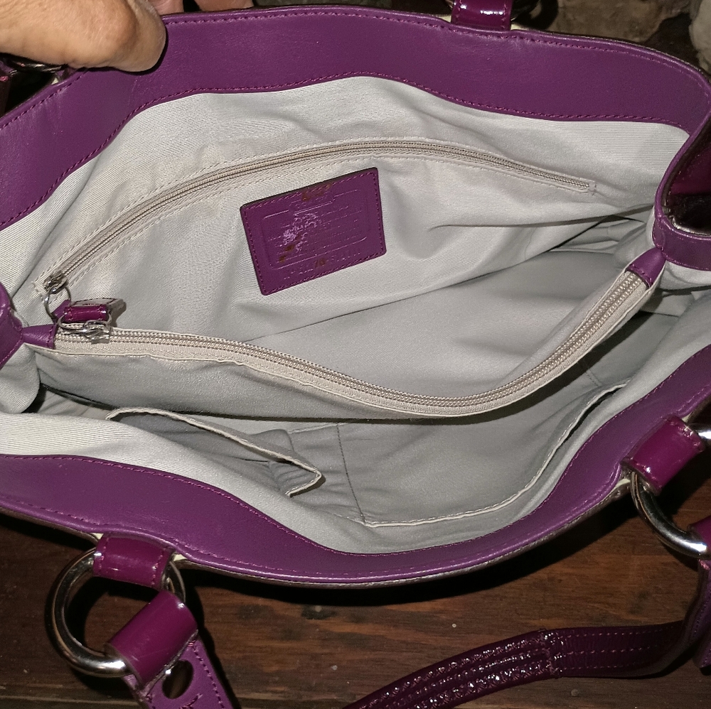 Coach plum patent leather bag #f19711 - Picture 4 of 5